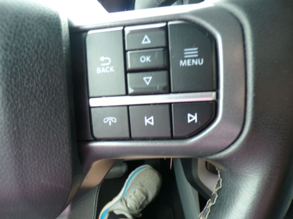 Used 2024 Black Metallic Ford XLT image 16