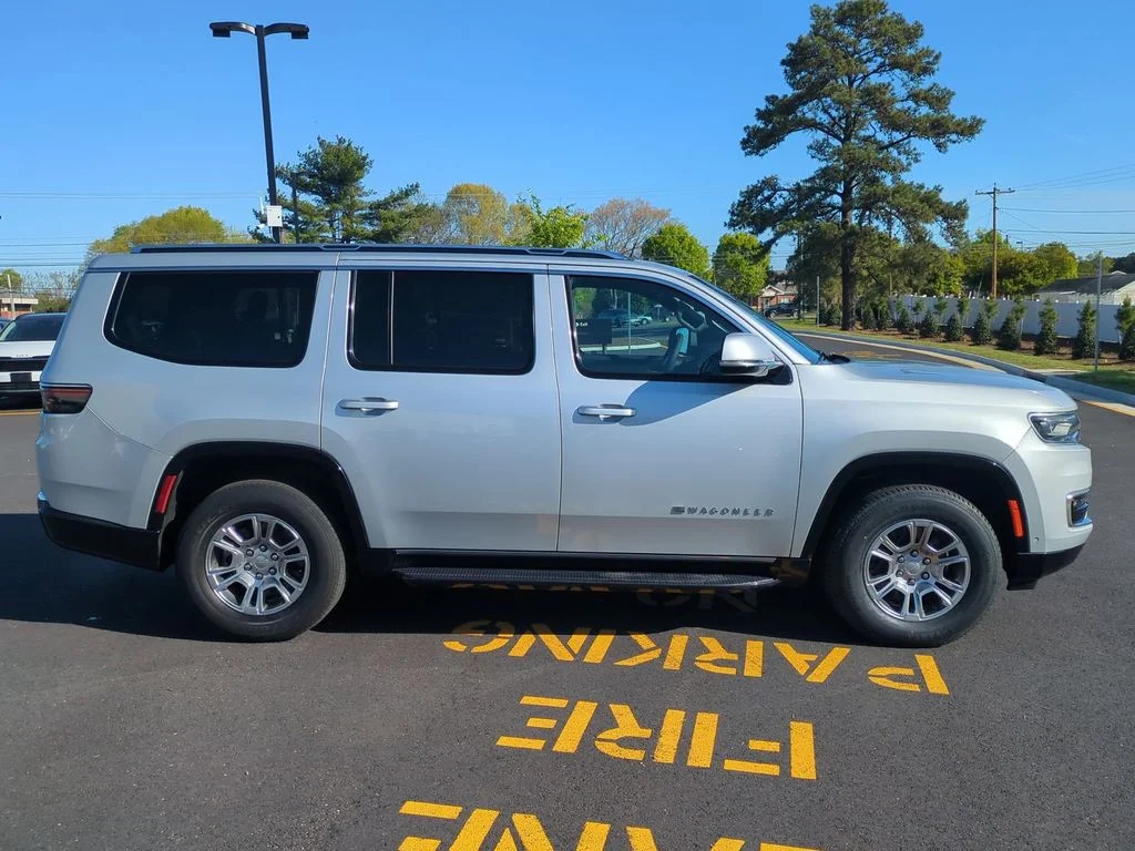 Used 2022 Silver Jeep Series I image 3