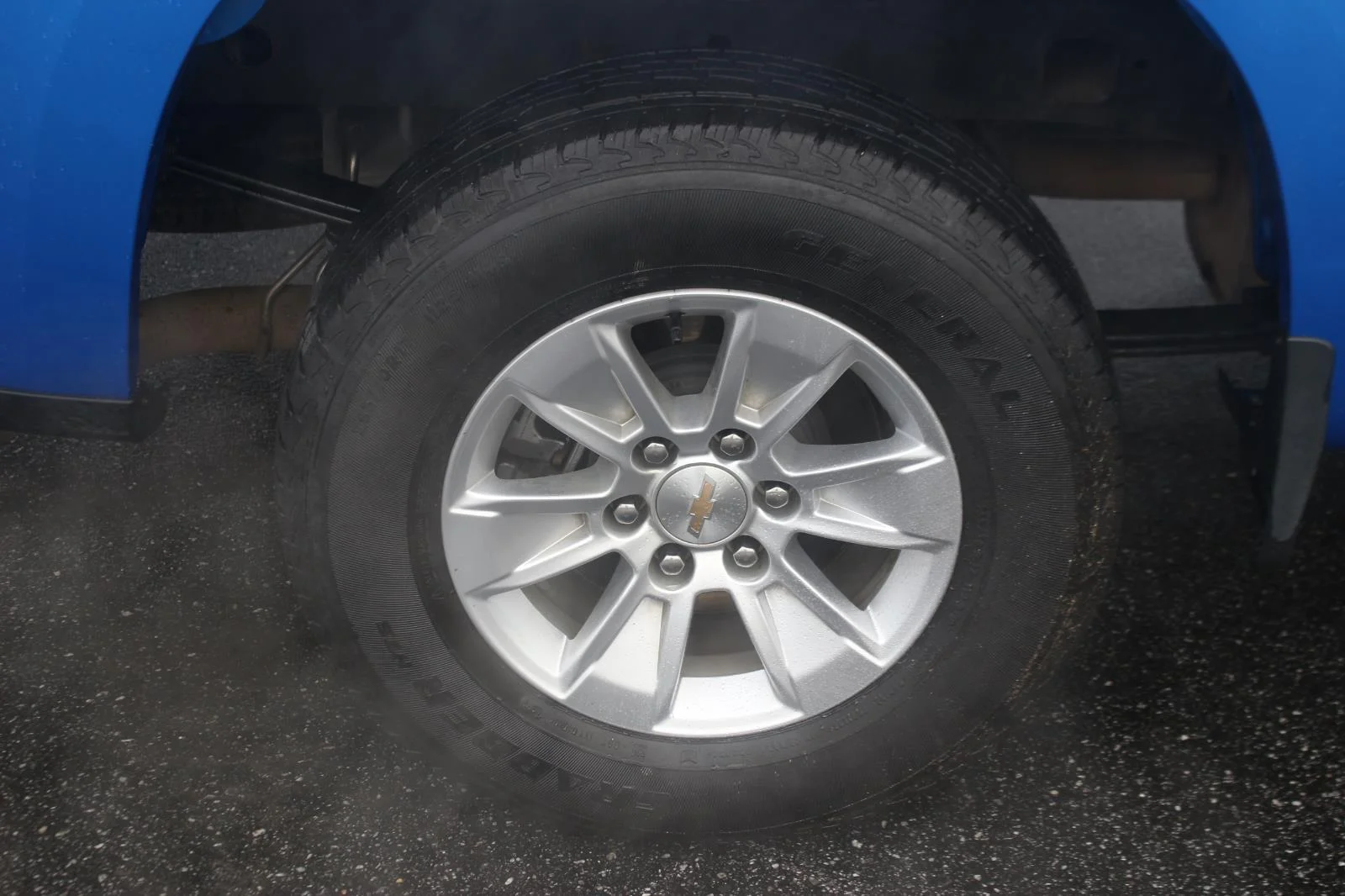 Used 2025 Riptide Blue Metallic Chevrolet LT image 37
