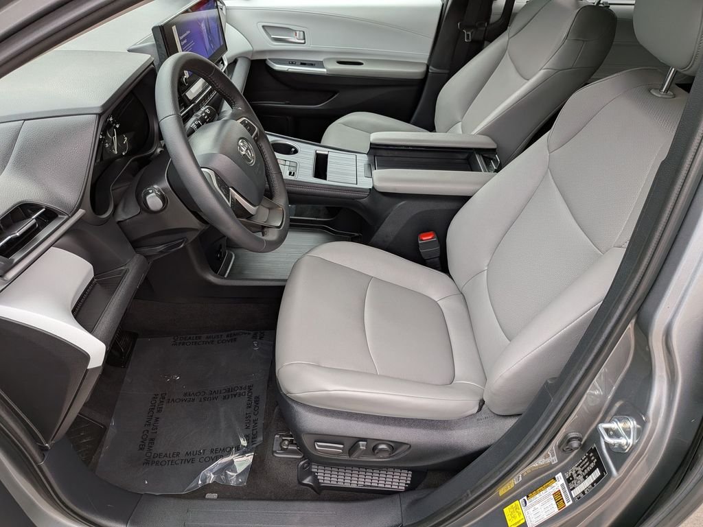 Used 2026  Toyota XLE image 16