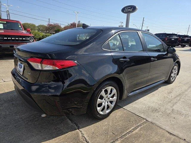 Used 2025 BLACK Toyota LE image 5