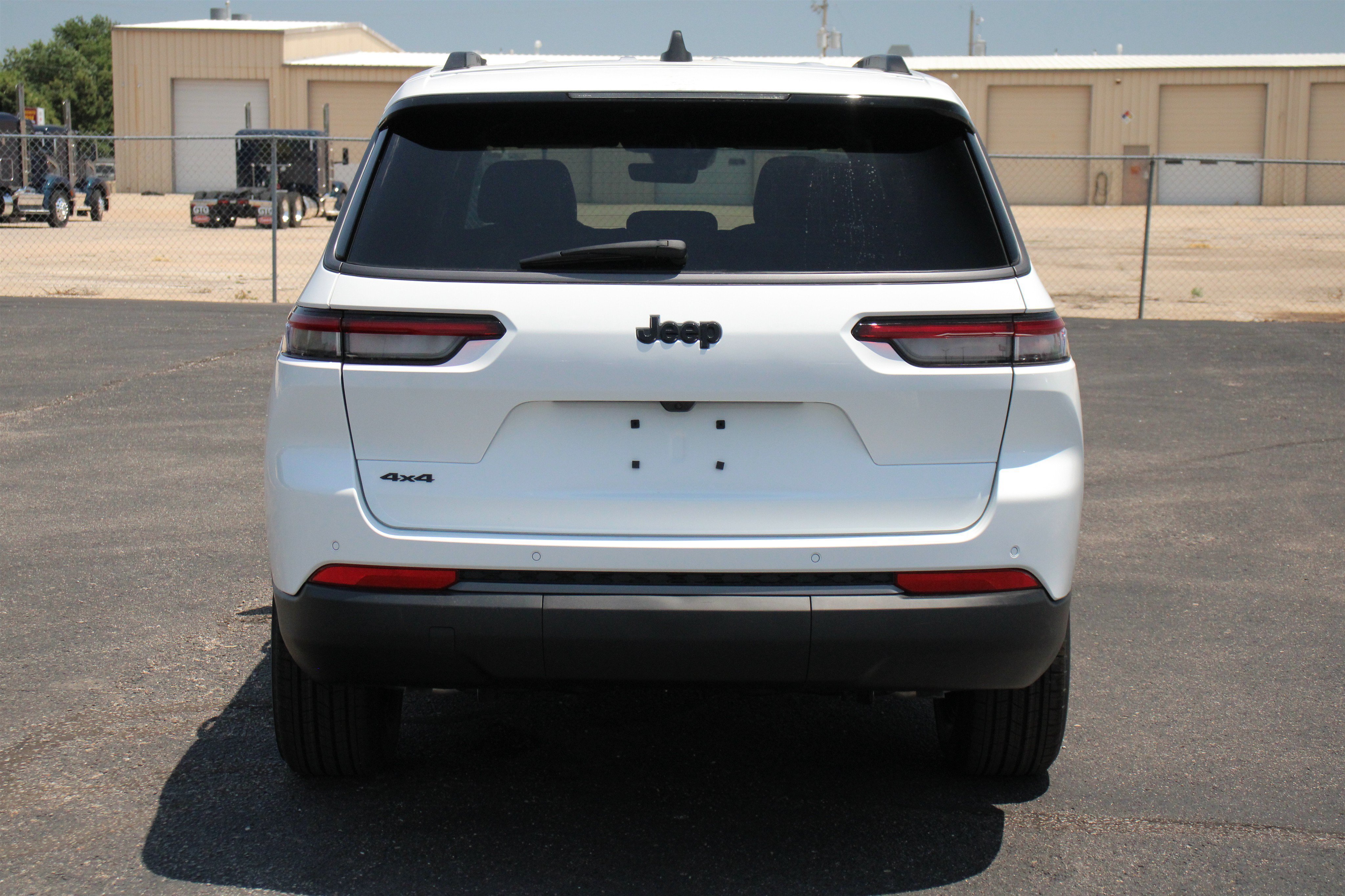 New 2026 Bright White Clearcoat Jeep Laredo Altitude image 37
