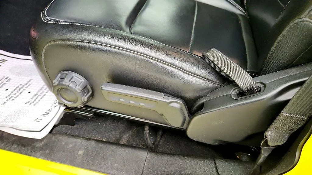 Used 2023 High Velocity Clearcoat Jeep Sahara 4x4 w/ Black Hard Top & Cold Weather Group image 10