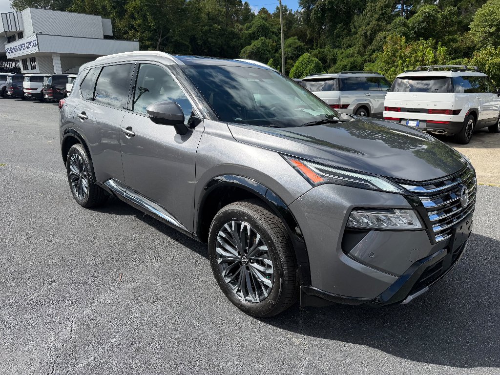 2026 Nissan Rogue Platinum - Photo 8