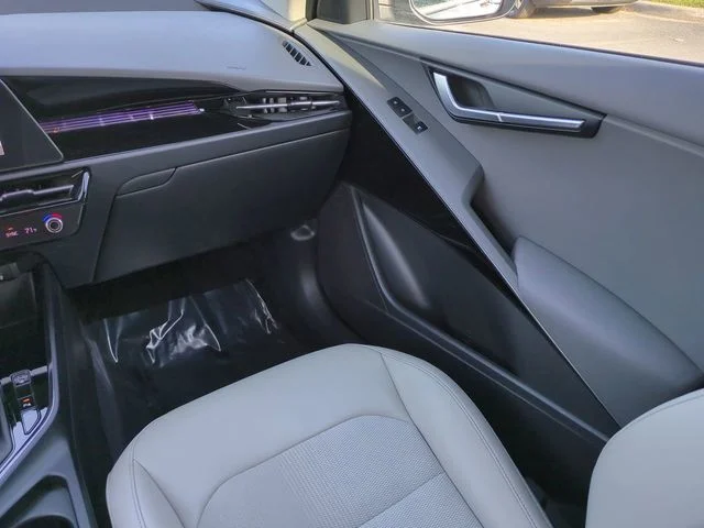 Used 2025 Green Kia EX image 17