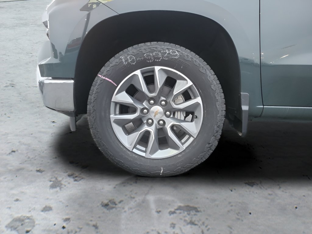New 2025 Cypress Gray Chevrolet LT (2FL) image 26