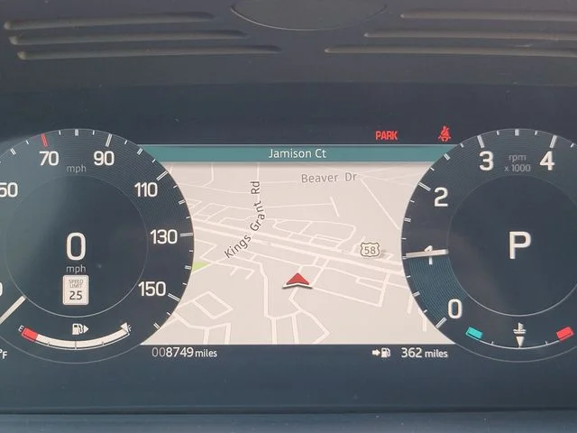 Certified Used 2025 White Land Rover Dynamic SE image 35