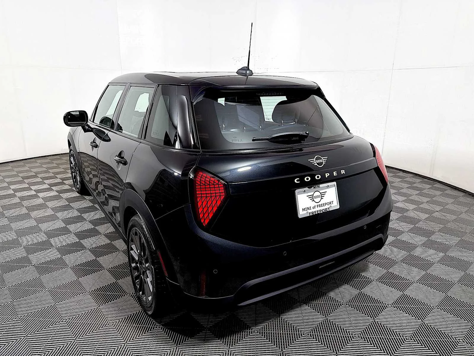 2026 MINI Hardtop 4 Door - Photo 5