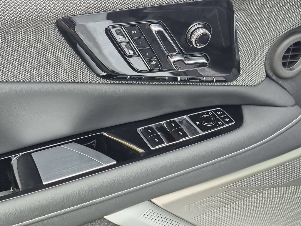 2027 Cadillac OPTIQ Luxury - Photo 22