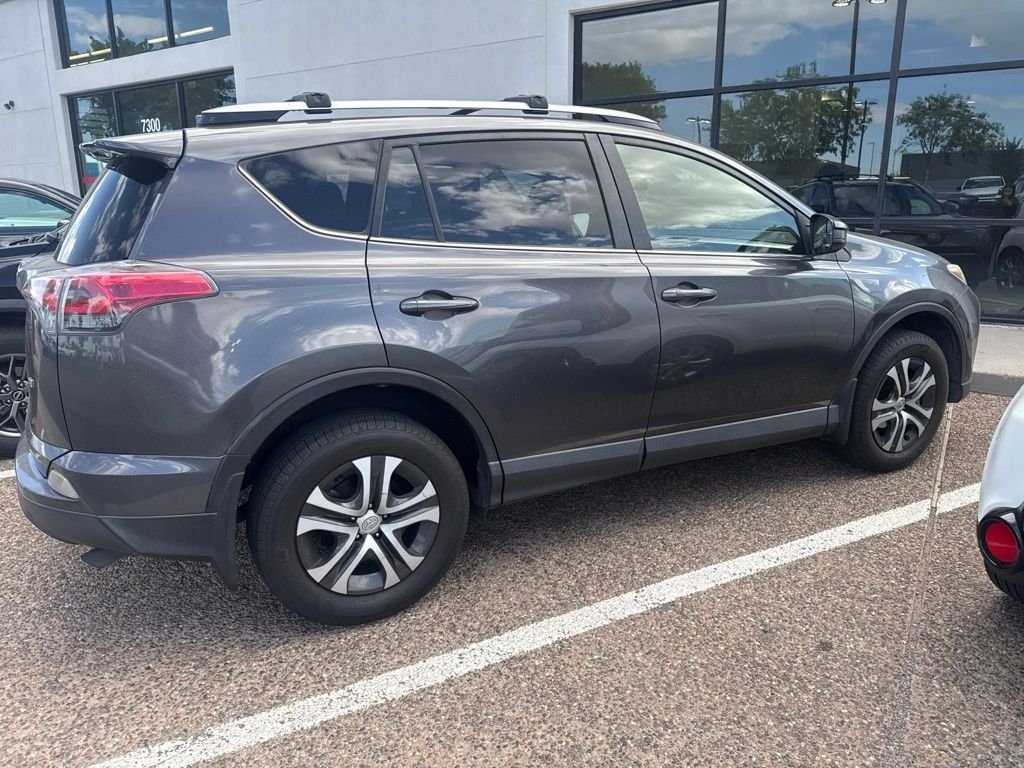 Used 2017  Toyota LE image 5