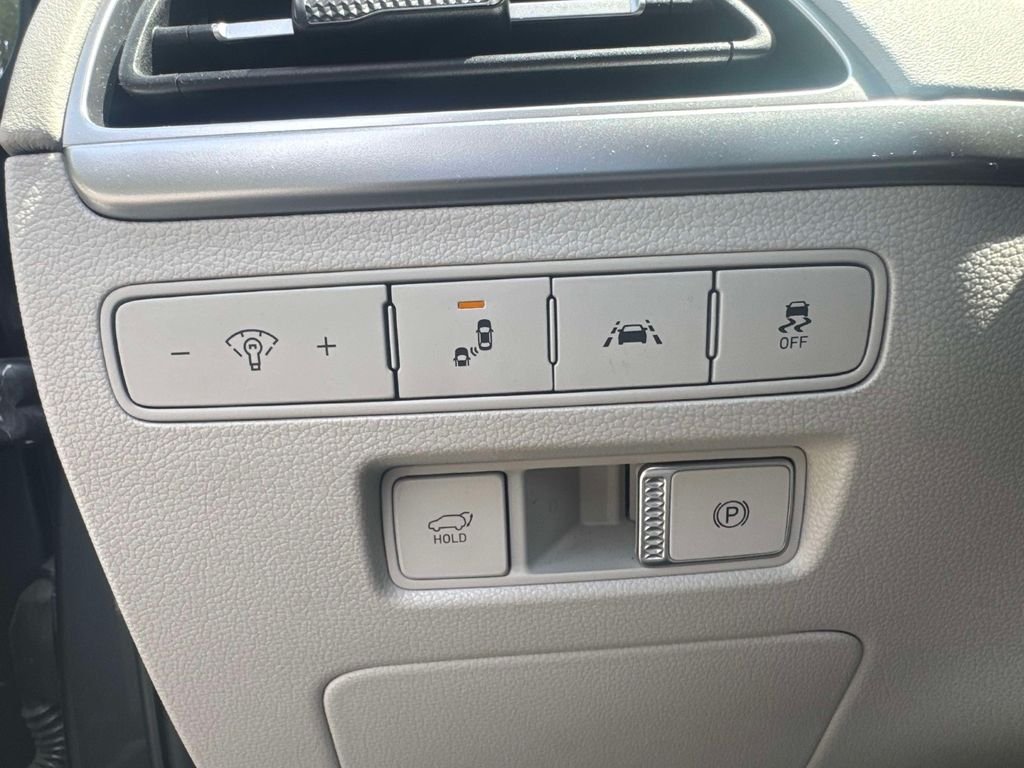 Used 2021 Gray Hyundai SEL image 20