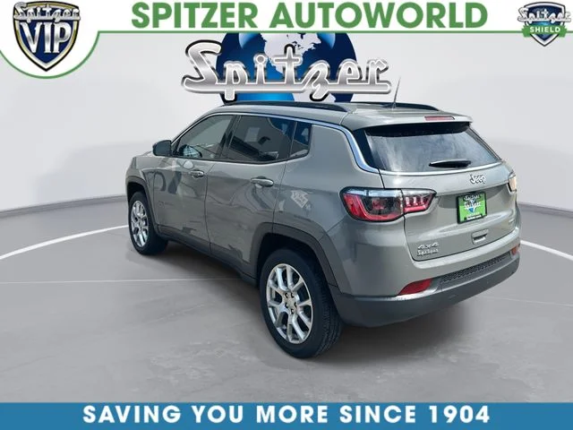 Used 2023 Gray Jeep Latitude Lux image 7
