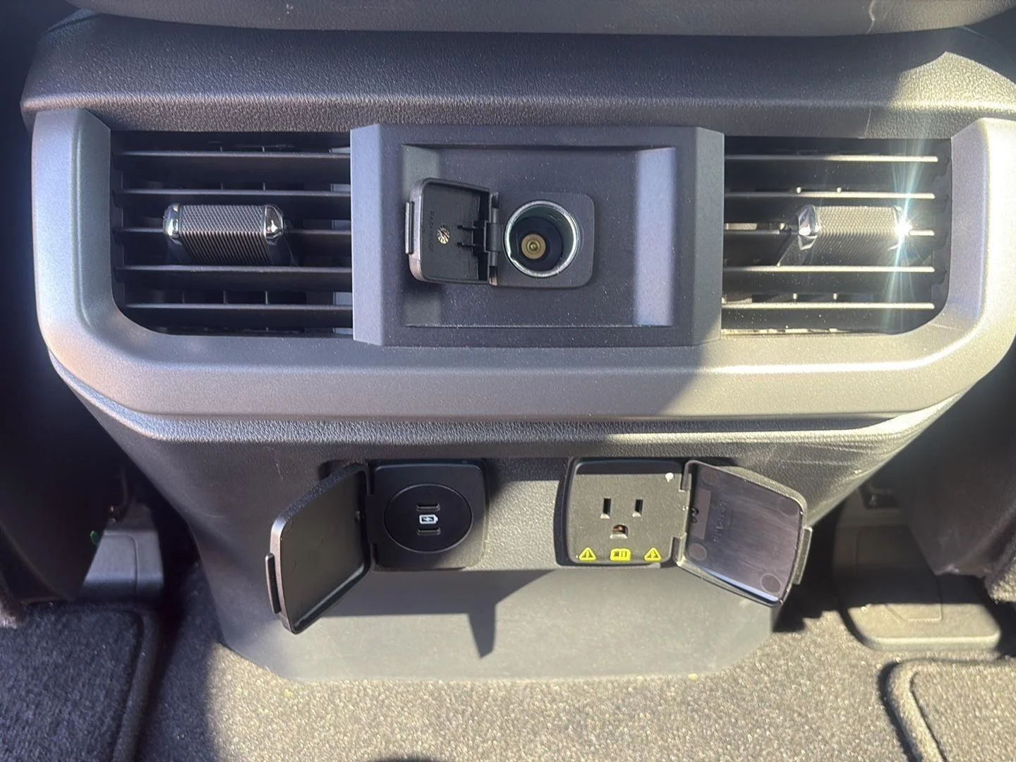 Used 2024 Atlas Blue Ford LARIAT image 19