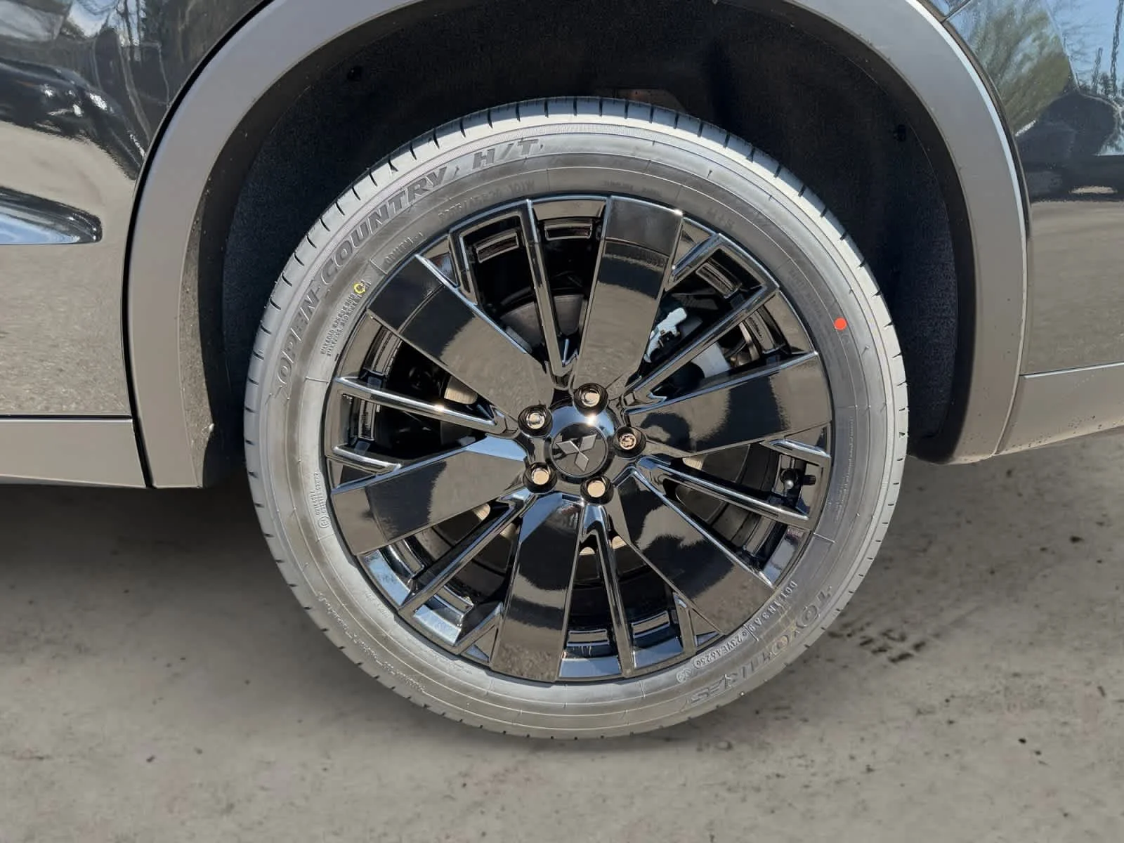 New 2026 Black Diamond Mitsubishi LE image 9