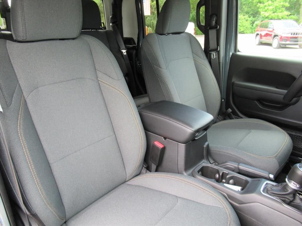 New 2026 Anvil Clear-Coat Exterior Paint Jeep Sport S image 9