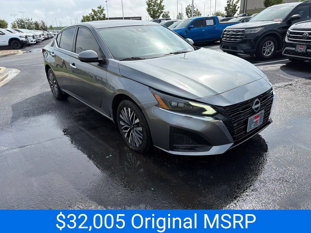 Used 2023 Gray Nissan 2.5 SV image 1