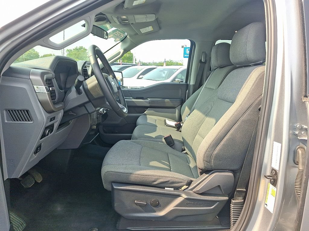 Used 2025 Silver Ford XLT image 14