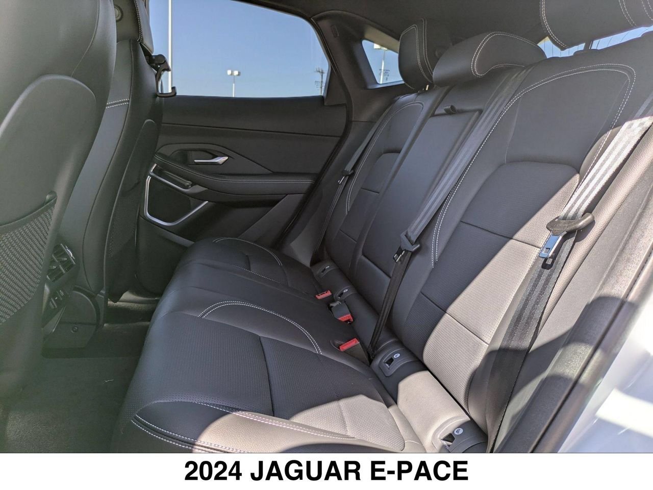 2024 Jaguar E-Pace R-DYNAMIC SE - Photo 12