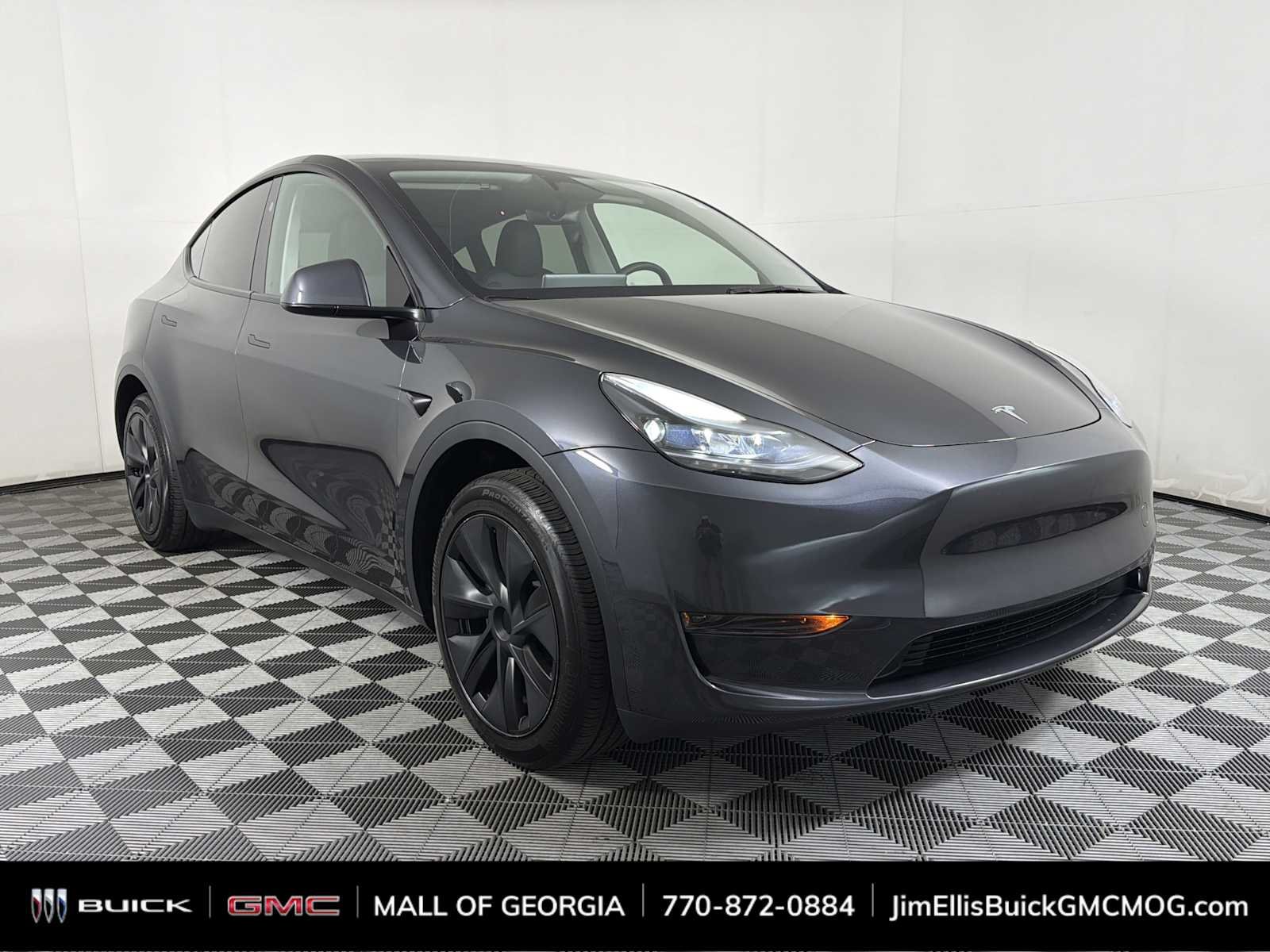 2025 Tesla Model Y Long Range Rear Wheel Drive's photo