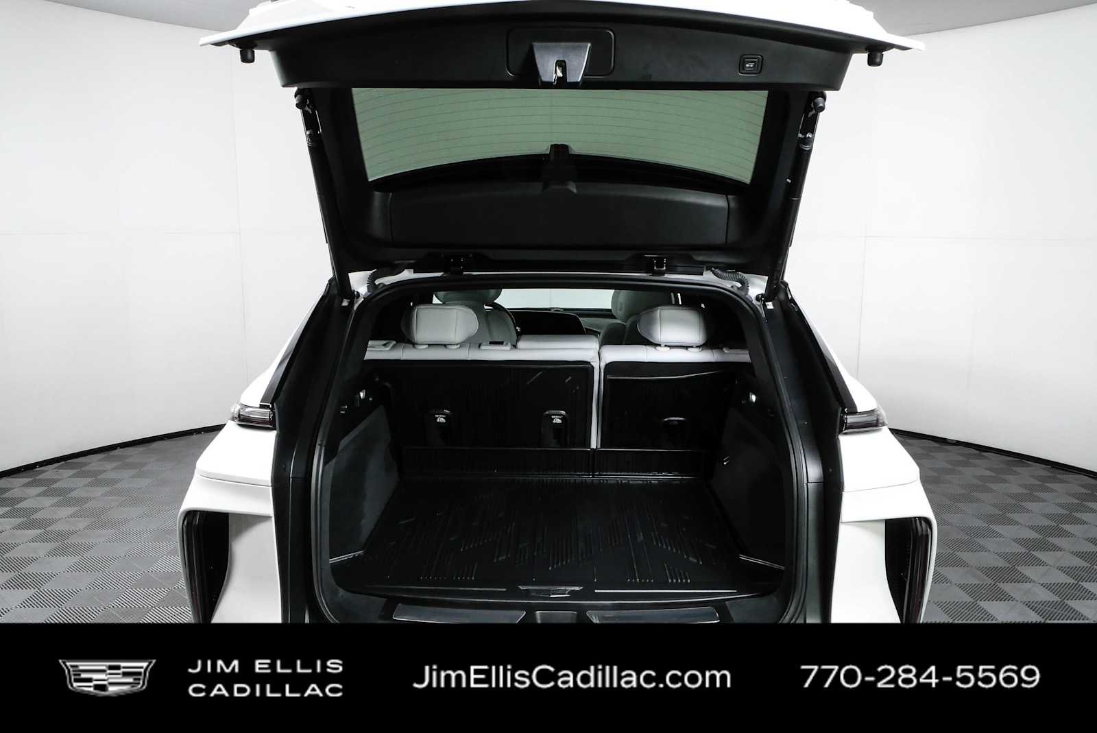 Used 2024 Crystal White Tricoat Cadillac Sport image 30