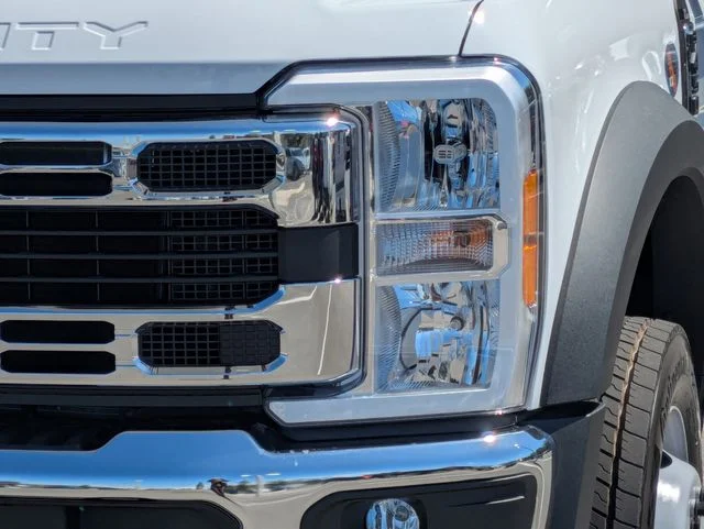 New 2026 Oxford White Ford F-450® XL image 9