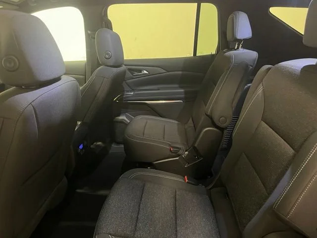 Used 2025 Summit White Chevrolet LT image 25