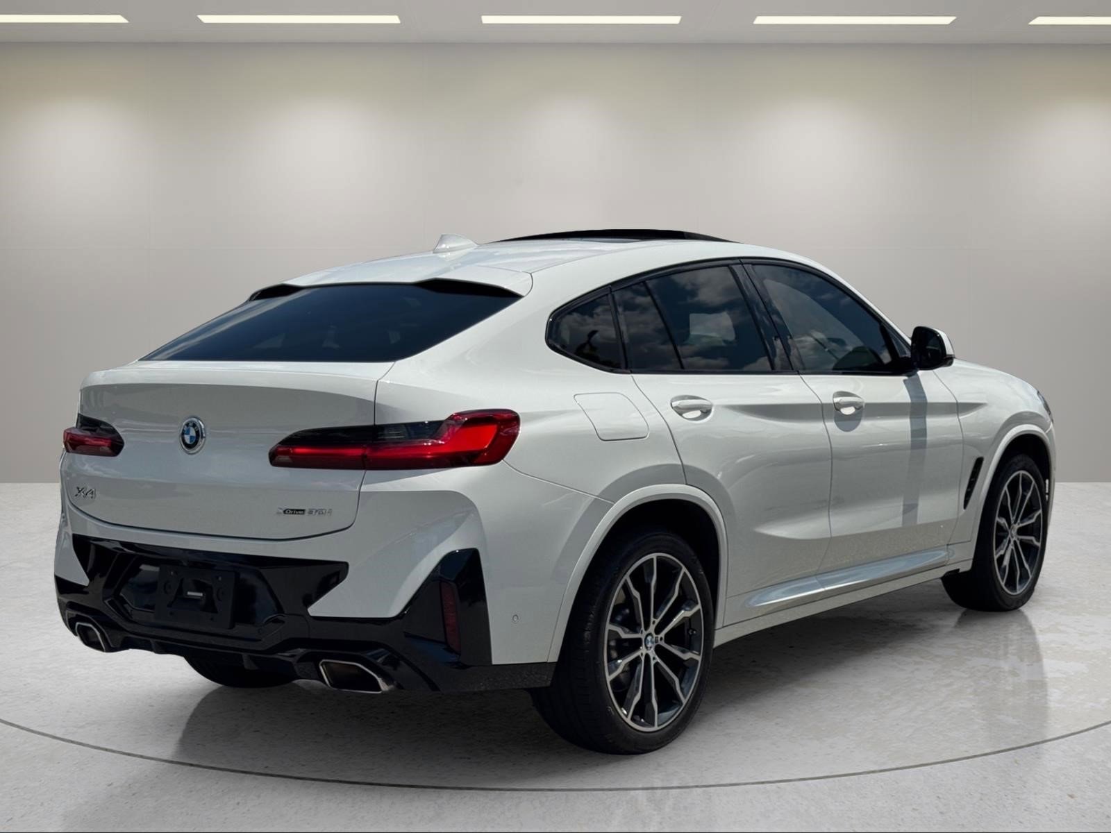 Used 2022 Alpine White BMW xDrive30i image 5