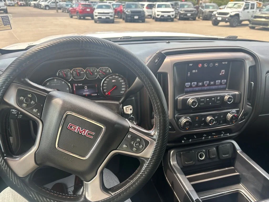 Used 2016 White GMC SLT image 17