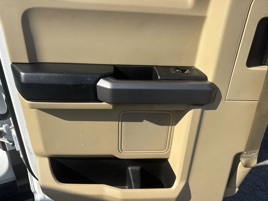 Used 2019 White Ford XLT image 21