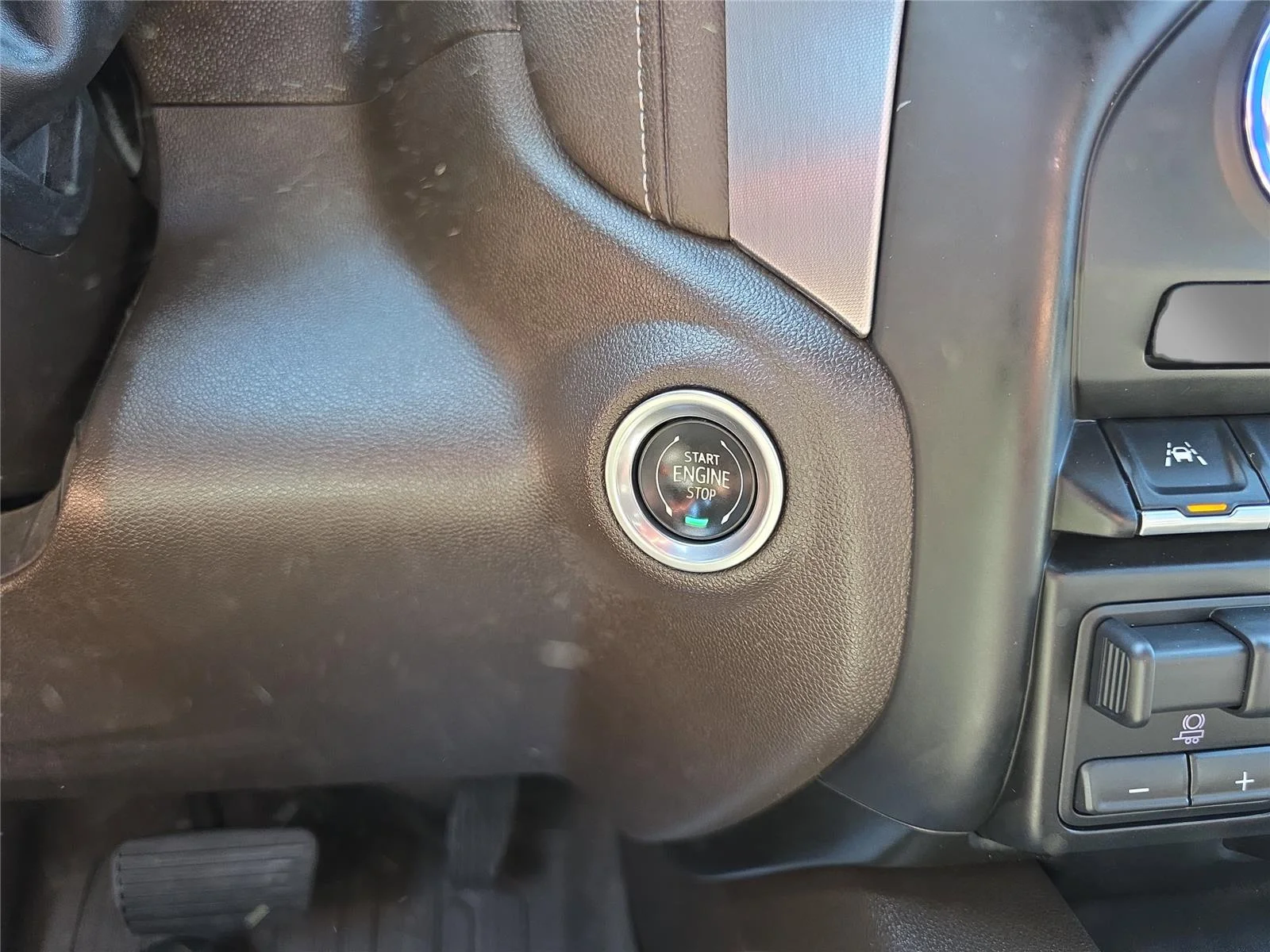 Used 2021 Onyx Black GMC SLT image 24
