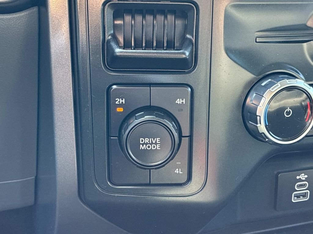 Used 2025 Gray Ford XLT image 28