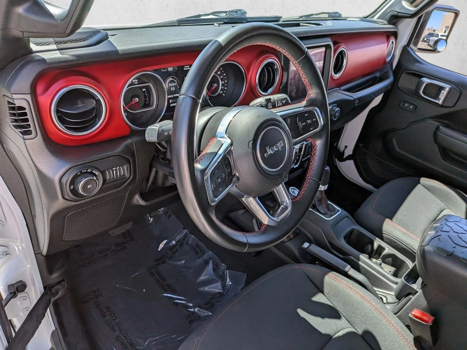 Used 2022 Bright White Clearcoat Jeep Unlimited Rubicon image 10