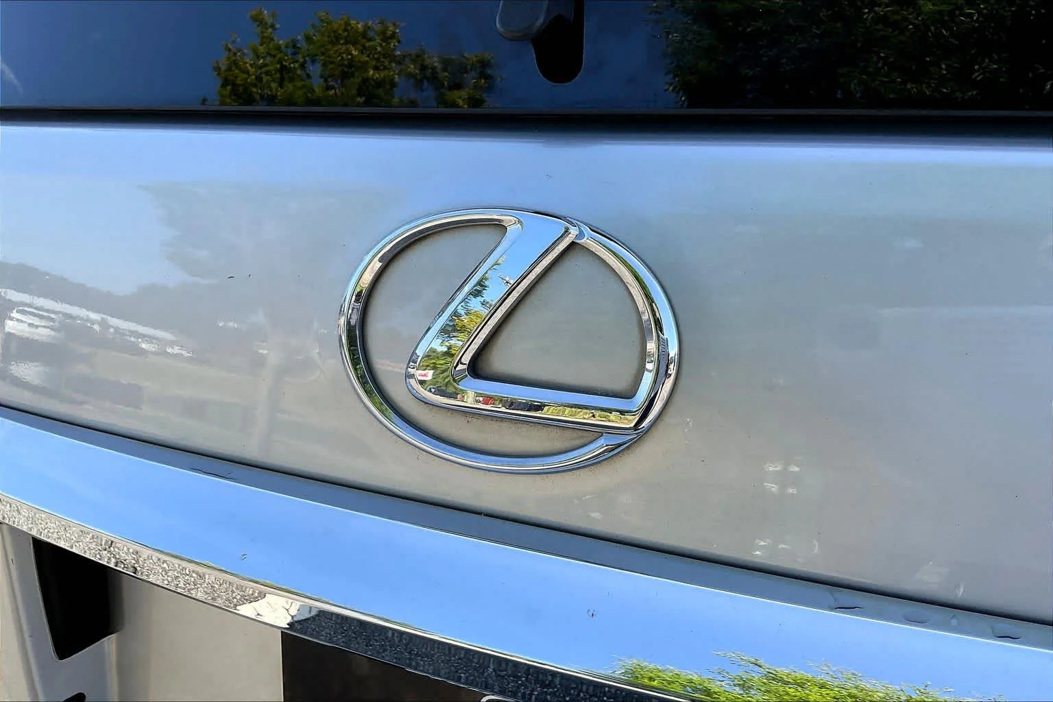 Used 2016 Silver Lining Metallic Lexus  image 31
