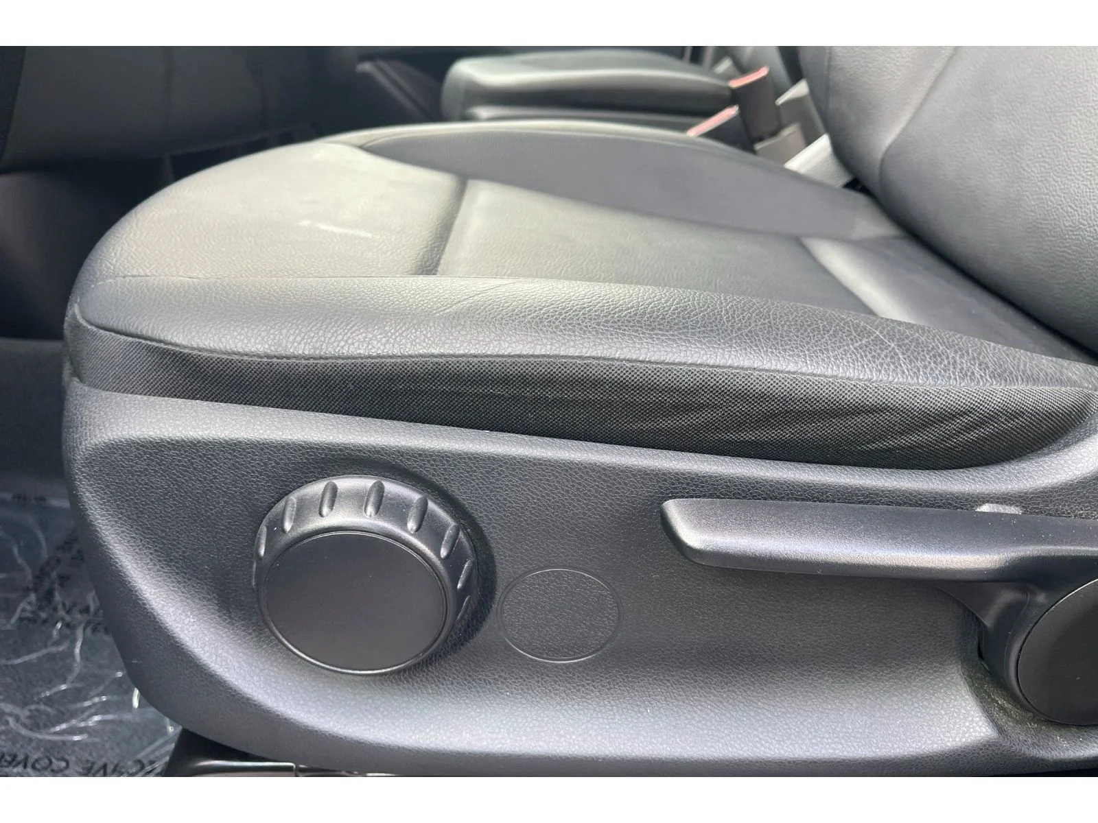 Used 2023 Arctic White Mercedes-Benz Base image 13
