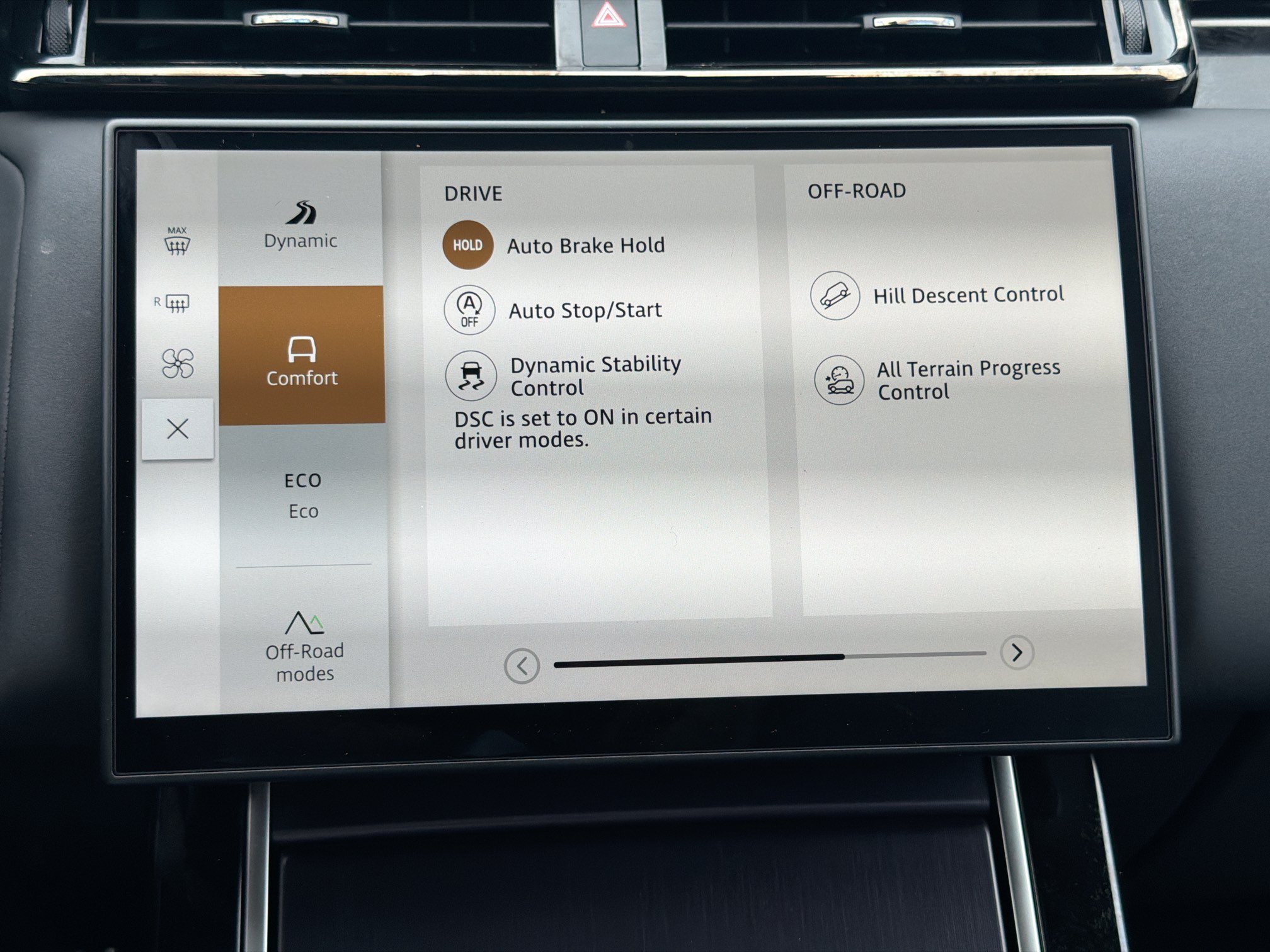 Used 2026 Batumi Gold Premium Metallic Land Rover Dynamic SE image 29