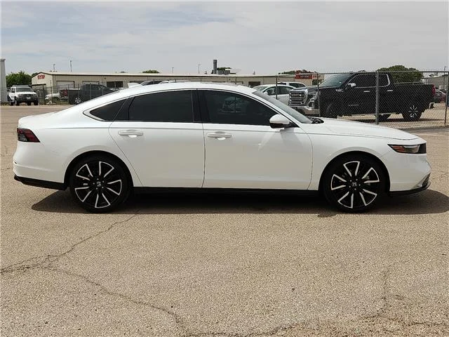 Used 2024 White Honda Touring image 5