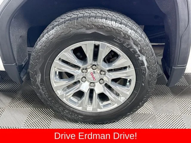 Used 2022 White GMC Denali image 4