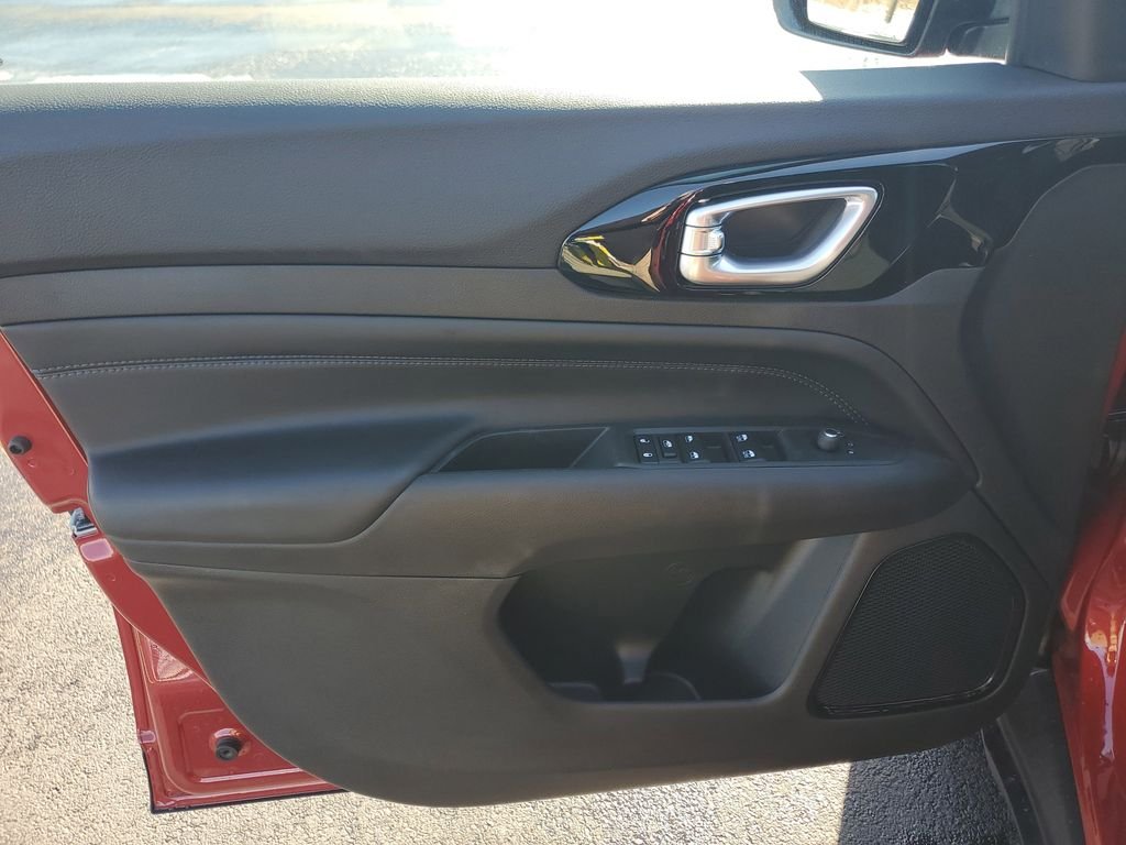 New 2026 Red Hot Pearlcoat Jeep Latitude image 15