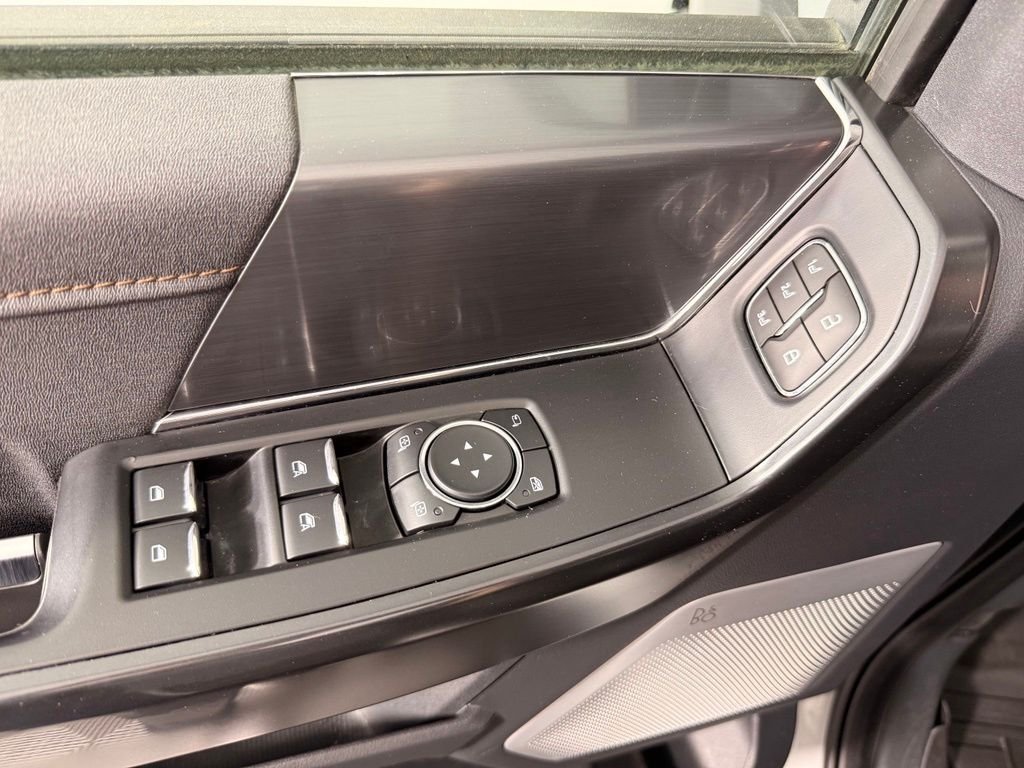 Used 2023 White Ford Raptor image 17