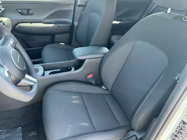 Used 2027 Green Hyundai SE image 29