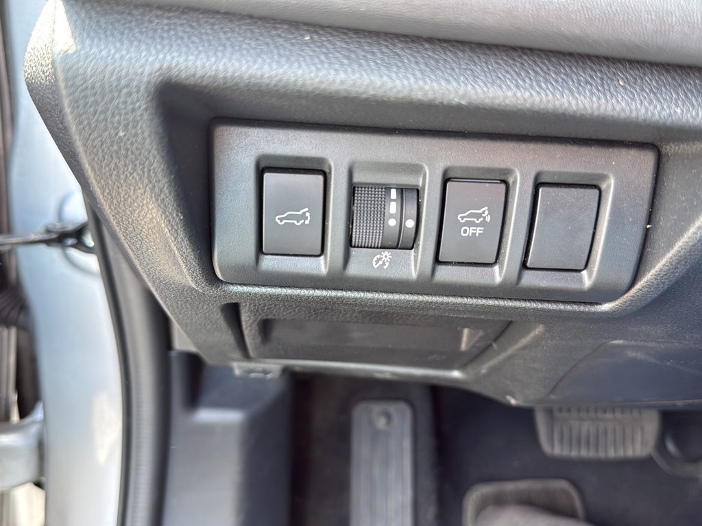 Used 2025 Silver Subaru Onyx Edition image 19