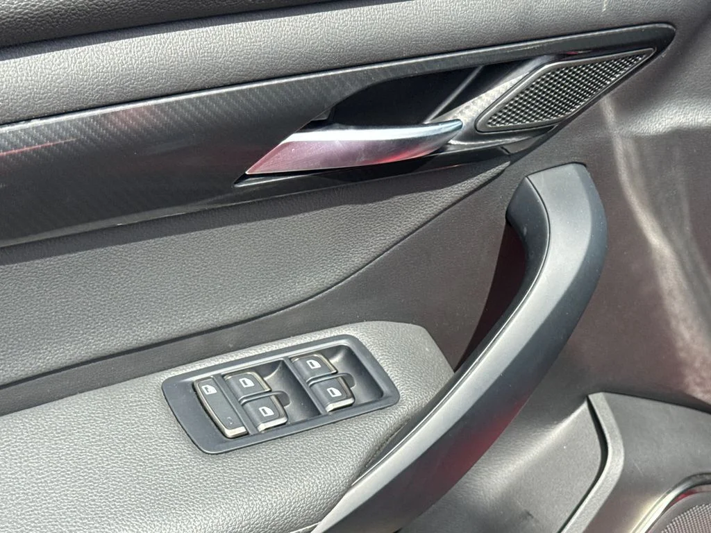 2025 VinFast VF 8 Eco - Photo 28