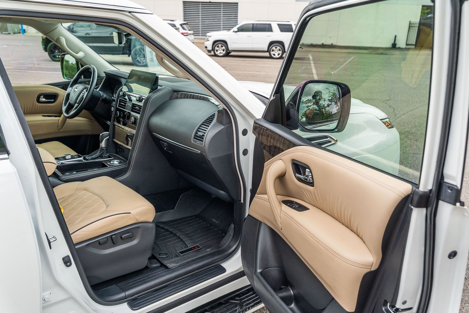 2023 Nissan Armada Platinum - Photo 13
