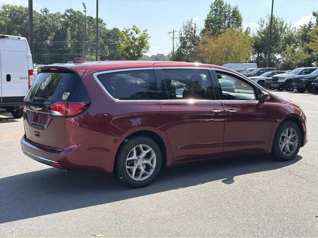 Used 2018 Red Chrysler Touring Plus image 12