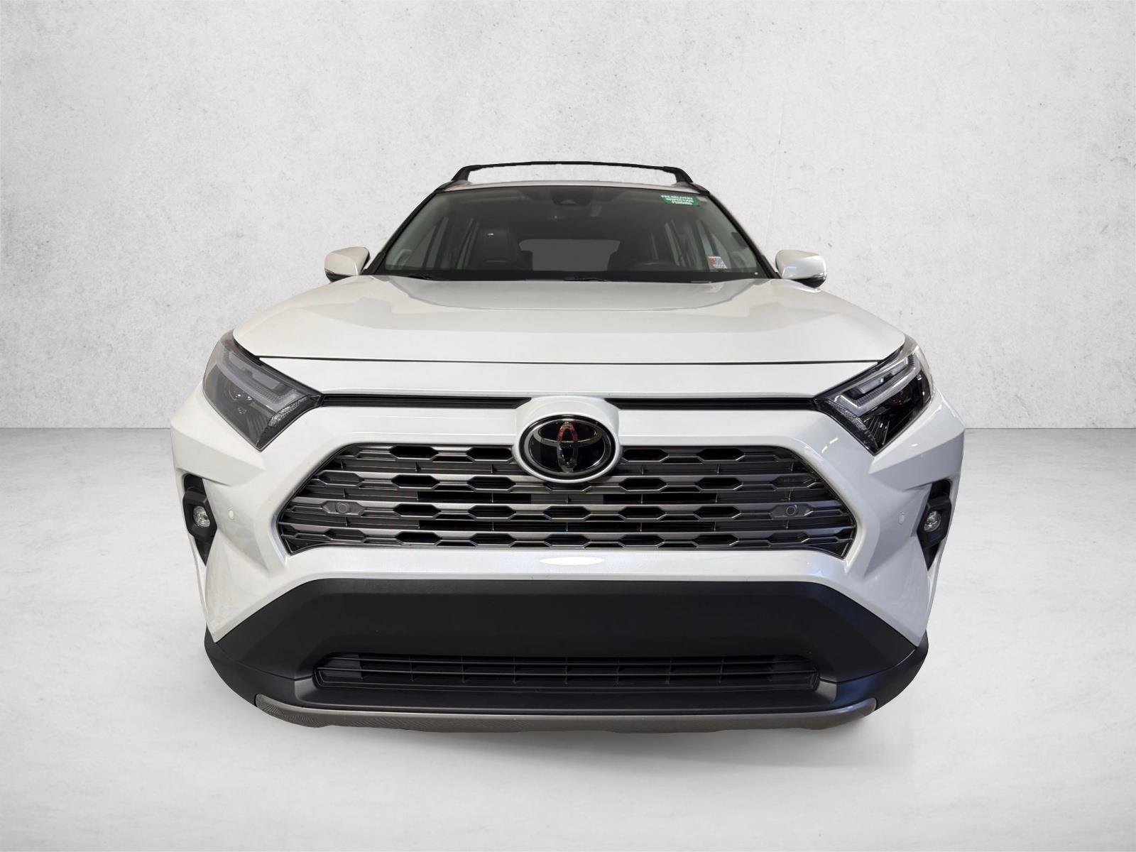 Certified Used 2025 Wind Chill Pearl Toyota Limited image 9