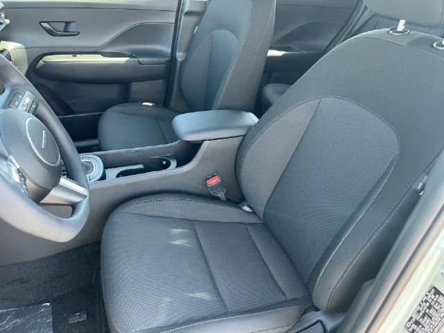 Used 2027 Green Hyundai SE image 29