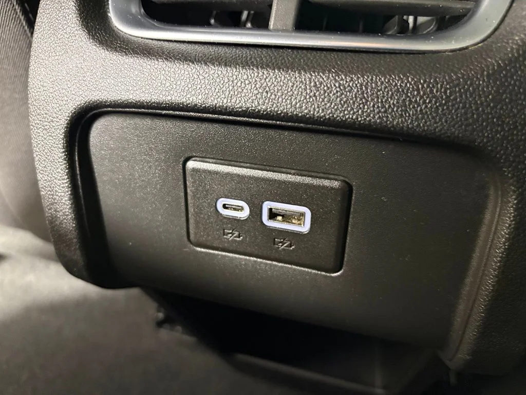 Used 2025 White Chevrolet LT image 31