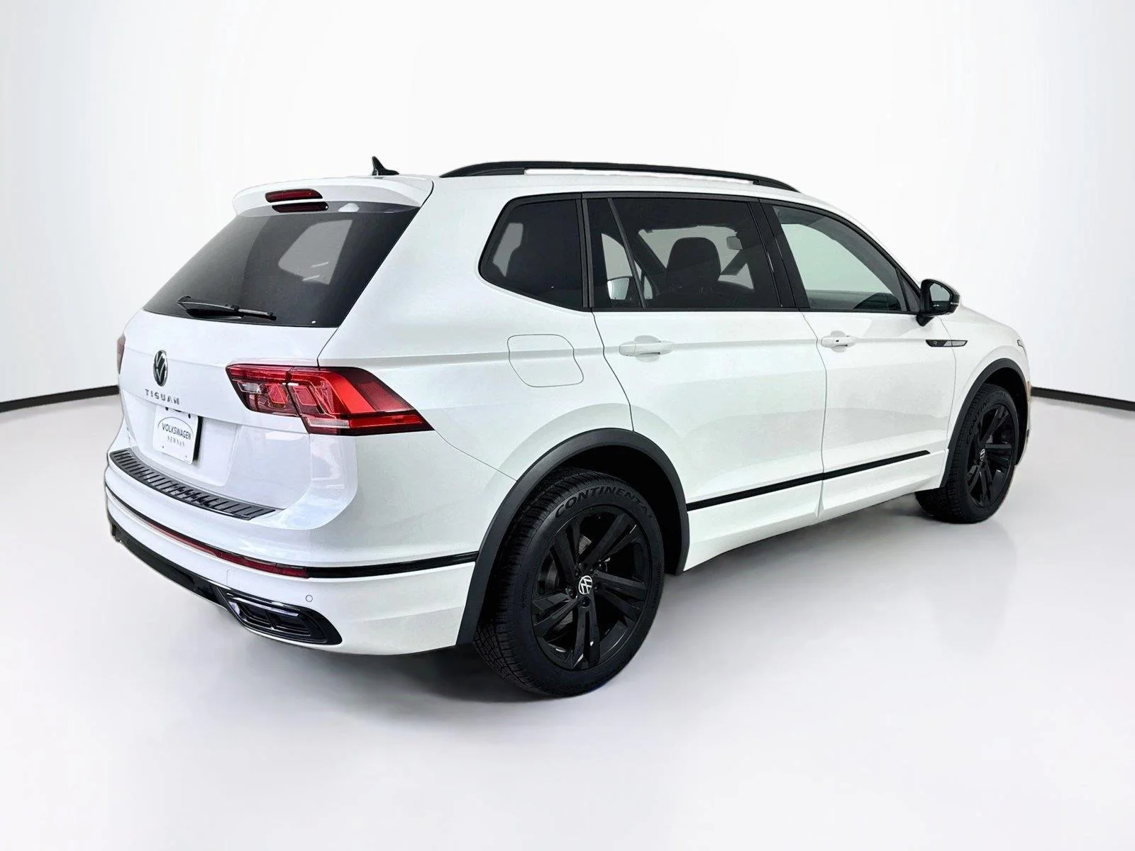 Used 2023 Opal White Pearl Volkswagen SE R-Line Black image 2
