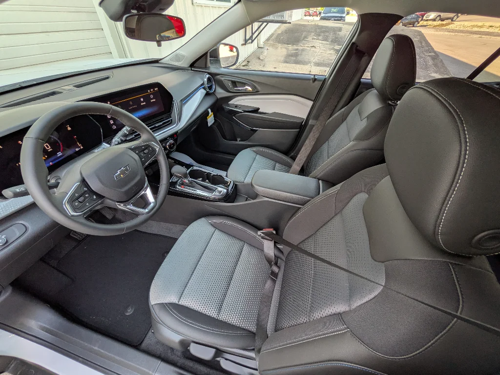 New 2026 Summit White Chevrolet LT image 9