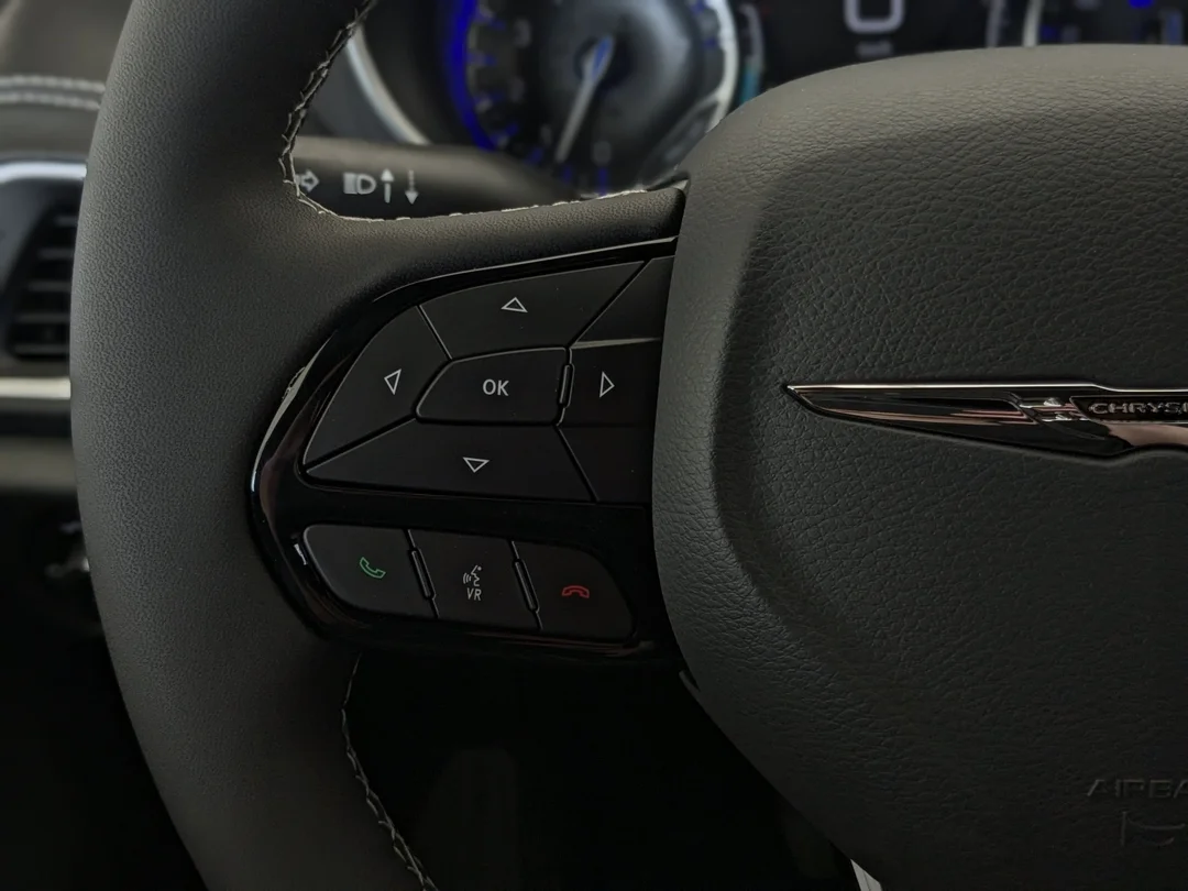 New 2026 White Chrysler Select - - AWD - 3.6L Pentastar V6 - Adaptive Cruise Control - Blind Spot Monitor & More! image 17